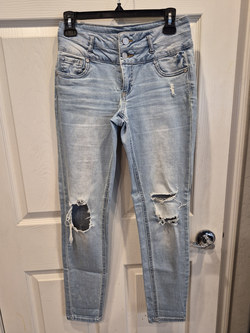 5/25 refuge Light Blue Ripped Skinny Jeans